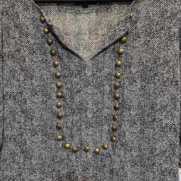 MED | 3/4 Sleeve semi sheer top- black & white - Picture 3 of 9